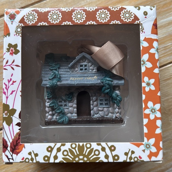 Lot of 8 official Taylor Swift ornaments - Picture 8 of 9